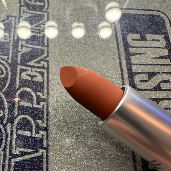 MAC POWDER KISS LIPSTICK  - MARRAKESH MERE 925 BRAND NEW - Picture 6 of 7